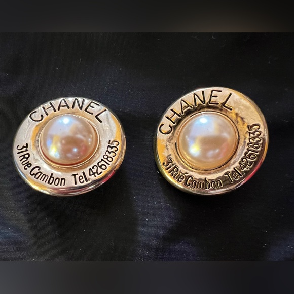 Chanel 31 Rue Cambon Vintage Clip Earrings - Picture 1 of 6
